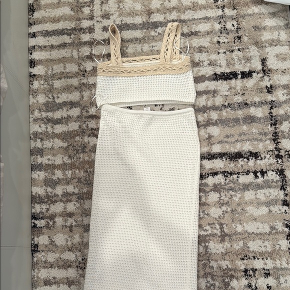 House of Harlow 1960 Cream Midi Set - Picture 3 of 3